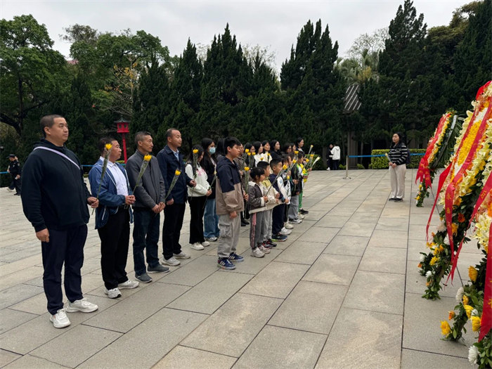 緬懷英烈志，傳承民族魂&mdash;黃花崗七十二烈士陵園祭奠活動   -3